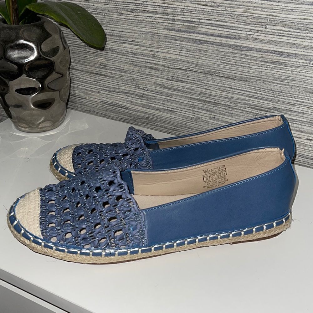 WANTED | ballet flats 